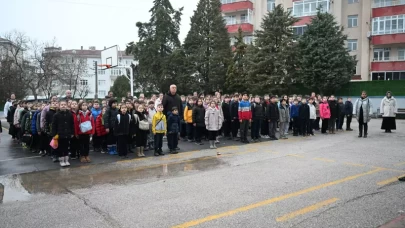 Okullarda saygı duruşu