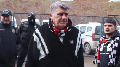 Serdar Adalı taraftarla birlikte stadyuma geldi