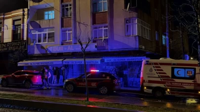 3 çocuğunun gözleri önünde eşini öldürdü