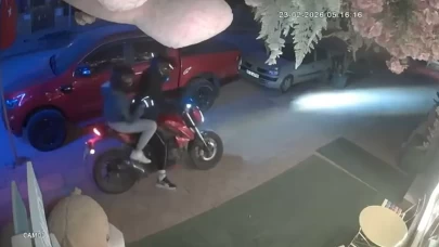 Alanya'da motosikletli hırsızlar peluş ayıyı çaldı!