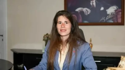 Son dakika: Çeşme Belediye Başkanı Lal Denizli adliyede!