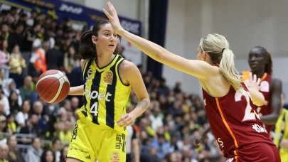Fenerbahçe, potadaki derbide Galatasaray'ı devirdi