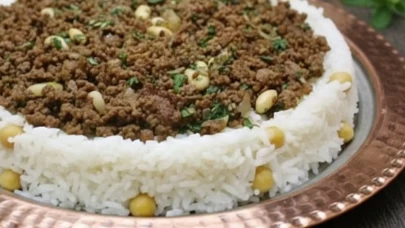 Sunumu şahane Duvaklı Pilav tarifi