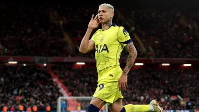 Tottenham, Anfield'ta puanı son dakikada kurtardı