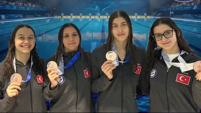 Milli yüzücülerden Prag ve Graz’da madalya yağmuru