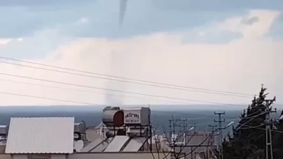 Hatay'da hortum paniği! O anlar kameralara böyle yansıdı