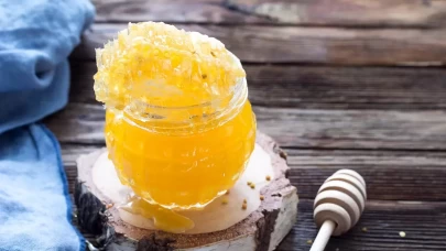 Ham bal nedir ve neden sağlığınız için en iyi seçenek olabilir?