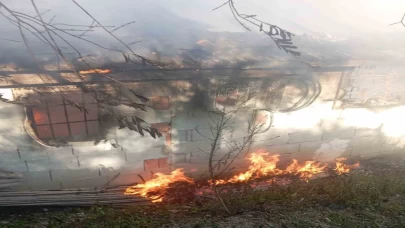Müstakil ev alevlere teslim oldu