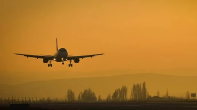 Nairobi’de yolcu uçağı pistten çıktı