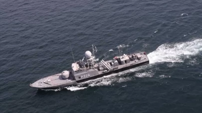 Karadeniz'de sıcak temas: Yunan petrol tankeri Rus karasularında vuruldu