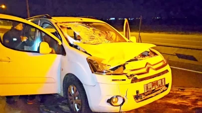 Aksaray’da hafif ticari araç yayaya çarptı: 1’i ağır 2 yaralı