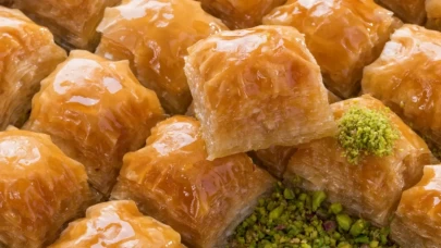 Hazır yufkadan çıtır baklava tarifi: Evde pratik ve lezzetli şerbetli tatlı