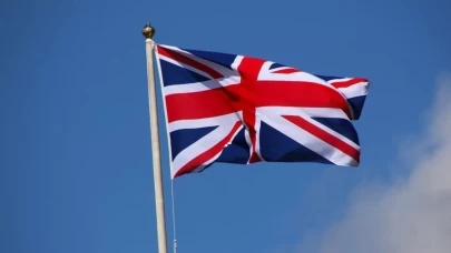 Binlerce kişi ABD Büyükelçiliği’ne yürüdü