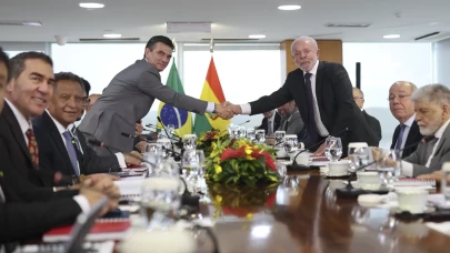 Paz ve Lula Brasilia’da bir araya geldi
