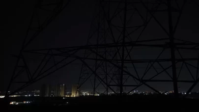 İran'da saldırılar nedeniyle bazı bölgelerde elektrik kesintisi meydana geldi