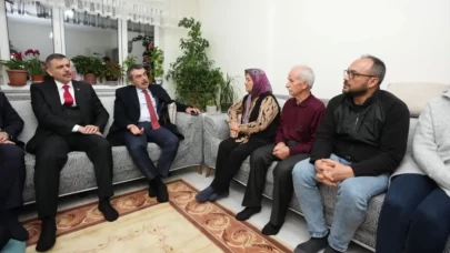Şehit Öğretmen Fatma Nur Çelik'in ailesine Bakan Tekin ve Bakan Çiftçi'den ziyaret: İsmi okulda ve caddede yaşayacak