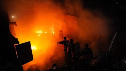 Gazze'de ateşkes kağıt üzerinde kaldı: İsrail sivil barınağı vurdu