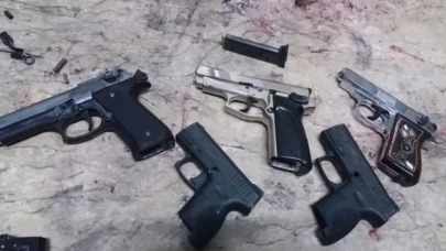 İstanbul'da silah kaçakçılarına darbe: 34 tabanca ele geçirildi