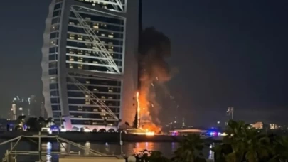 Dubai’nin simgesinde yangın paniği! Burj Al Arab’ın cephesi alev aldı