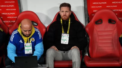 Fenerbahçe kulübesinde Zeki Murat Göle ve Devin Özek  yer aldı