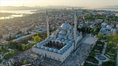 Fatih Camii haziresinde kimler yatıyor? İlber Ortaylı neden Fatih Camii haziresine gömülecek?