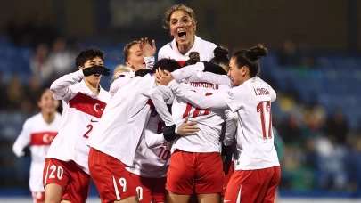 Ay-yıldızlılar, Kuzey İrlanda’yı da devirdi