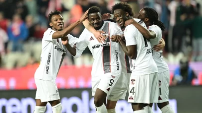 Gaziantep Fk, Antalyaspor deplasmanında gol yağdırdı