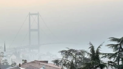 İstanbul güne beyaz bir duvarla uyandı, boğaz kayboldu!