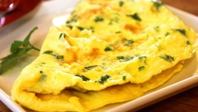 Kilo aldırıcı bademli ve irmikli omlet