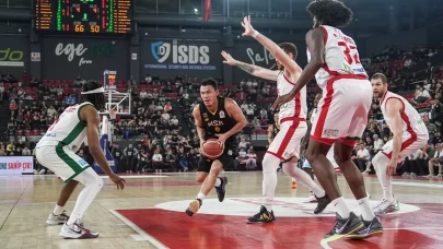 Karşıyaka evinde geriden gelerek kazandı