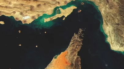 İran Devrim Muhafızları'ndan Hürmüz Boğazı'nda tanker saldırısı