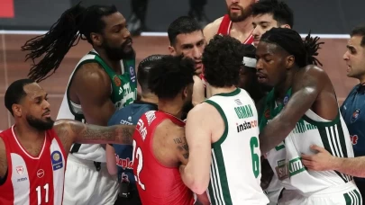 Olaylı derbinin kazananı Olympiakos