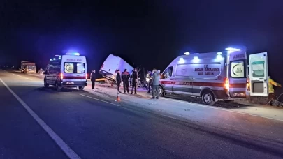 Keşan'da Tır ile kamyonet çarpıştı