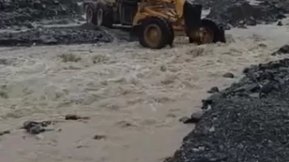 Elazığ'da sel faciası: Gökdere Köyü'nde alternatif yol sular altında kaldı