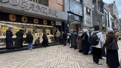 Altın fiyatları düştü! Kocaeli'de kuyumcu kuyrukları uzadı