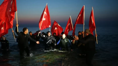 Çanakkale şehitlerinin anısına dünya rekoru kırdı: 36 saat su altında kaldı