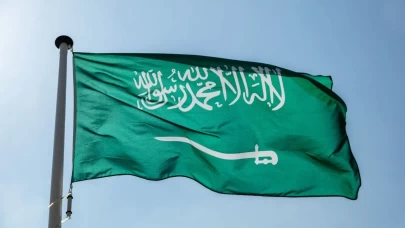 Prens Sultan Hava Üssü'ne 4 balistik füze atıldı!