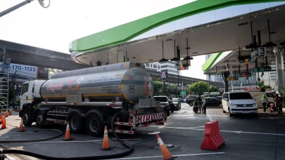 Akaryakıt fiyatları o ülkede bir gecede fırladı: İstasyonlarda kuyruklar oluştu!