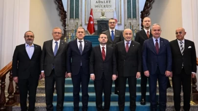 Bakan Gürlek, Türkiye İhracatçılar Meclisi heyeti ile bir araya geldi