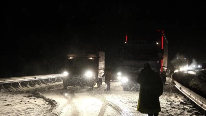 Kop Dağı Geçidi’nde kar ve tipi ulaşımı aksattı