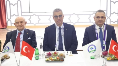 Sağlık Bakanı Memişoğlu Rizelilerle İftar Sofrasında Buluştu