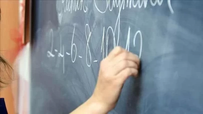 Öğretmenler dikkat! 23 Nisan'da ek ders ödenir mi? Öğretmenlerin ek ders ücretleri kesilecek mi?