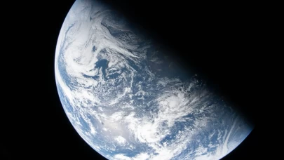 NASA, Dünya'nın uzaydan çekilmiş yeni görüntülerini yayınladı