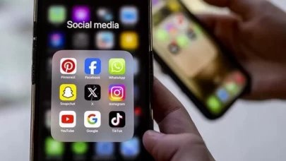 Yunanistan'dan 15 yaş altı çocuklara sosyal medya yasağı