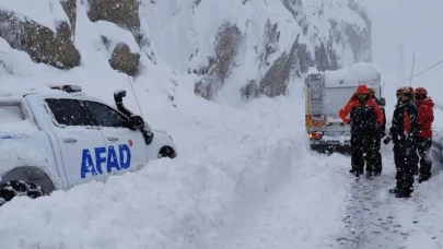 Meteoroloji'den şiddetli yağış ve çığ uyarısı! Bugün hava nasıl olacak?