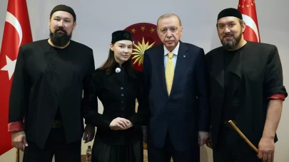 Cumhurbaşkanı Erdoğan 'Ay Yola' grubunu kabul etti