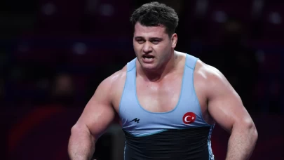 13. kez Avrupa şampiyonu olan Rıza Kayaalp mehterle karşılandı