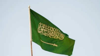 Suudi Arabistan ve Bahreyn'de hava saldırısı alarmı