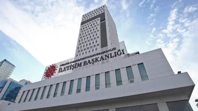 Türk bayrağının üzerine basıldı iddiası! DMM'den açıklama yapıldı