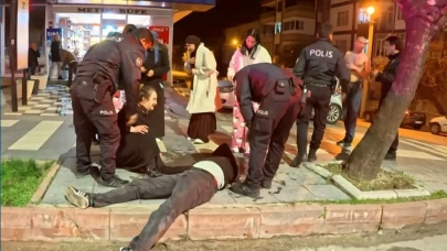 Aksaray'da yürek yakan anlar! Kanlar içinde yatan oğlu için feryat etti